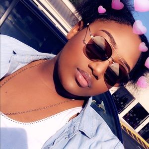 Meet your Posher, Jasmine